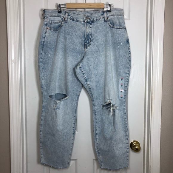 Old Navy Cotton Blend High Rise Curvy OG Straight Ripped Raw Hem Light Jeans 20 - Picture 2 of 15